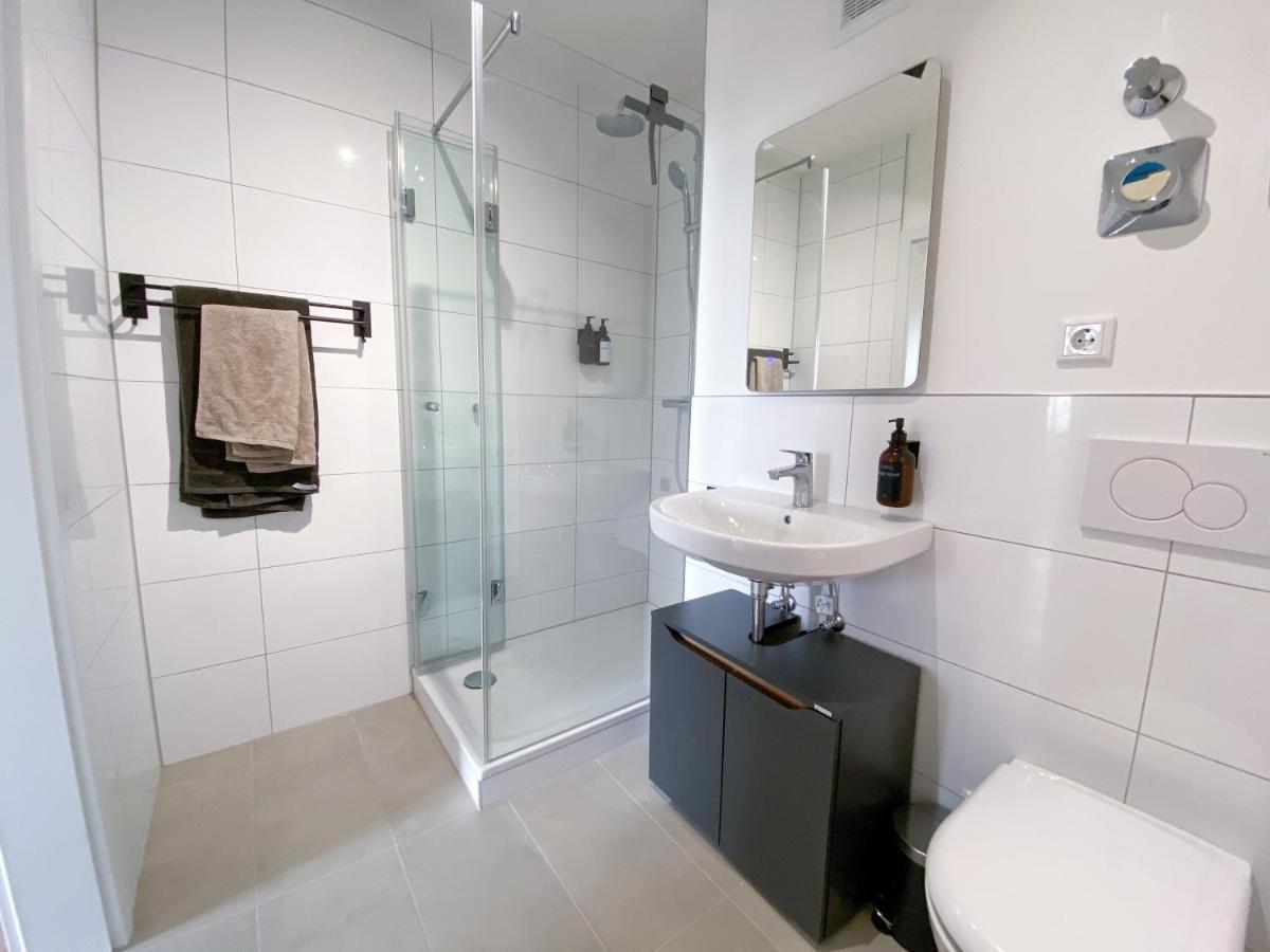 Schoene Wohnung Mit Rheinblick/Duesseldorf/Neuss/Messe Zewnętrze zdjęcie