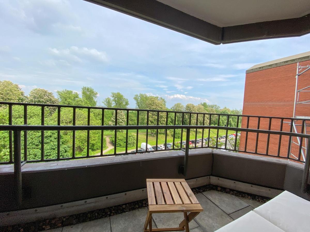 Schoene Wohnung Mit Rheinblick/Duesseldorf/Neuss/Messe Zewnętrze zdjęcie