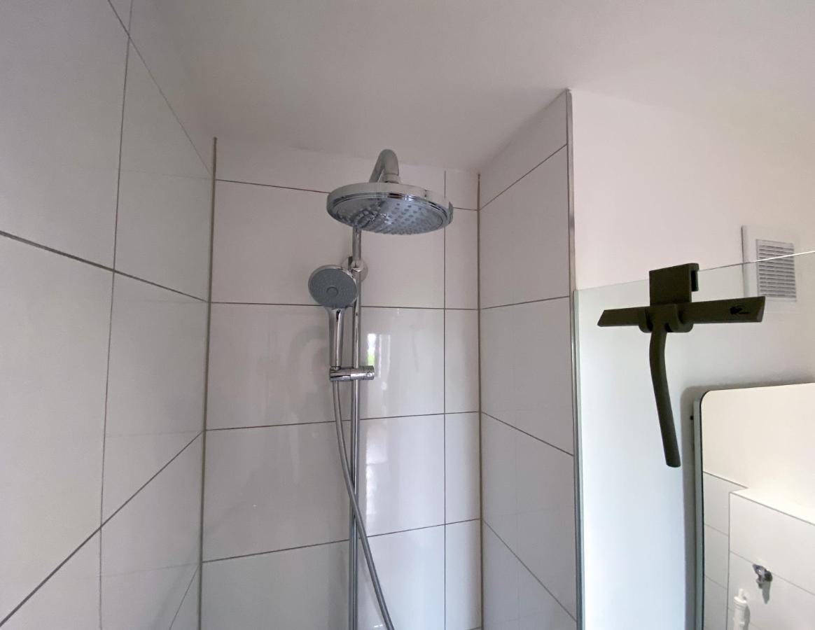 Schoene Wohnung Mit Rheinblick/Duesseldorf/Neuss/Messe Zewnętrze zdjęcie